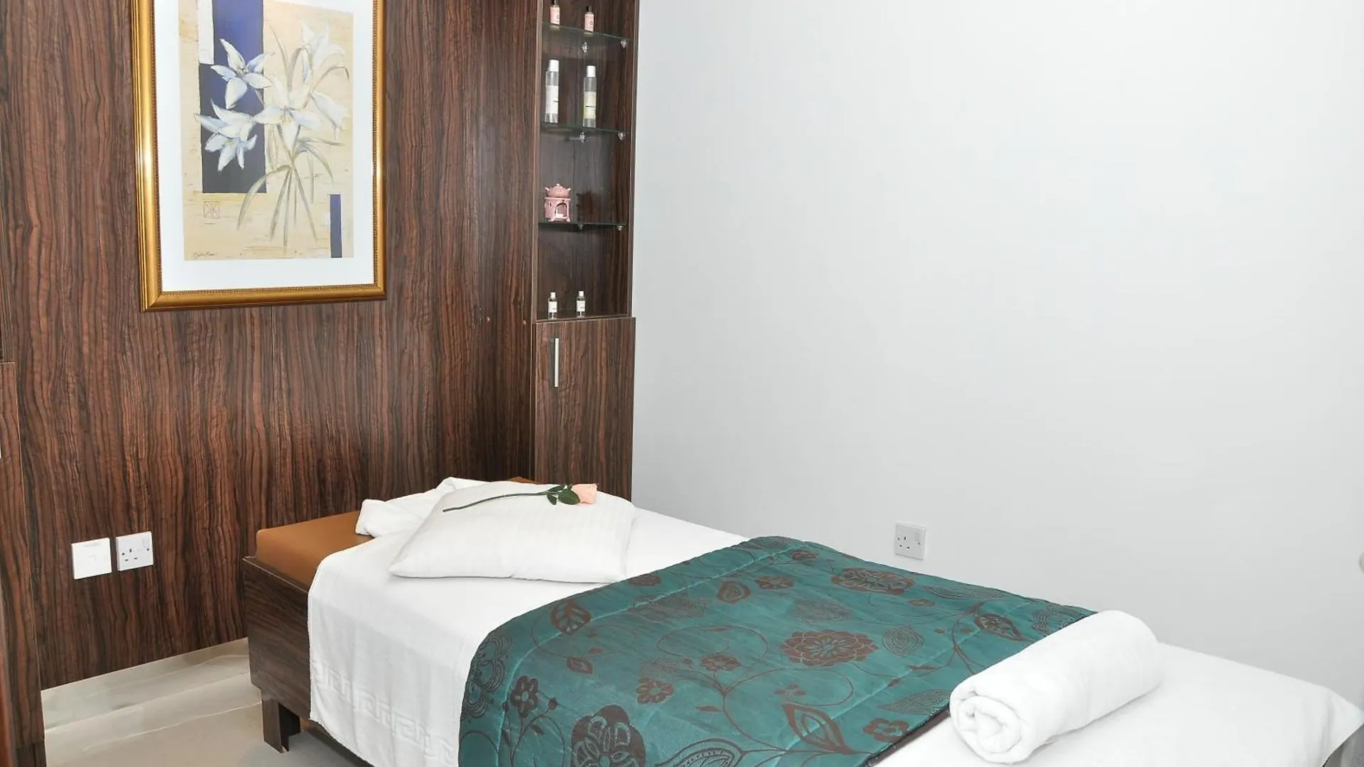 Апарт-отель Phoenix Plaza Hotel Apartments Абу-Даби
