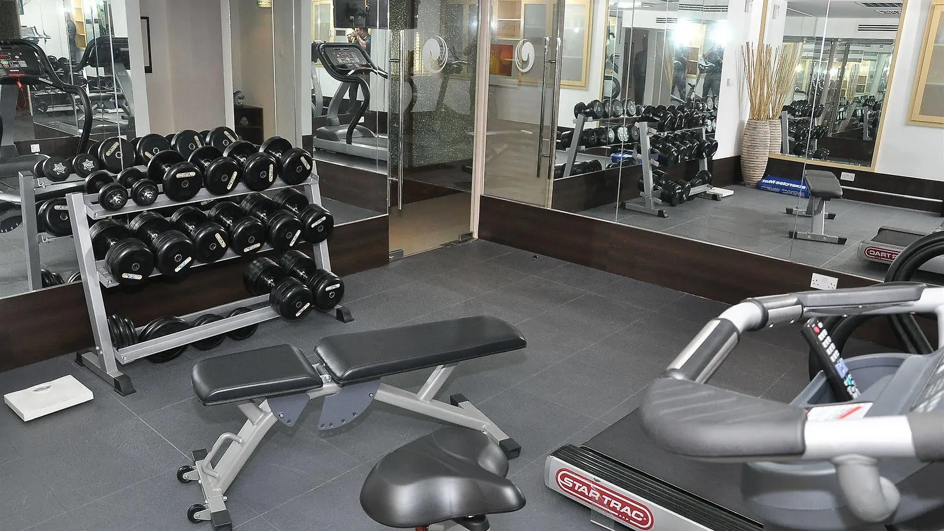 Phoenix Plaza Hotel Apartments Абу-Даби ОАЭ