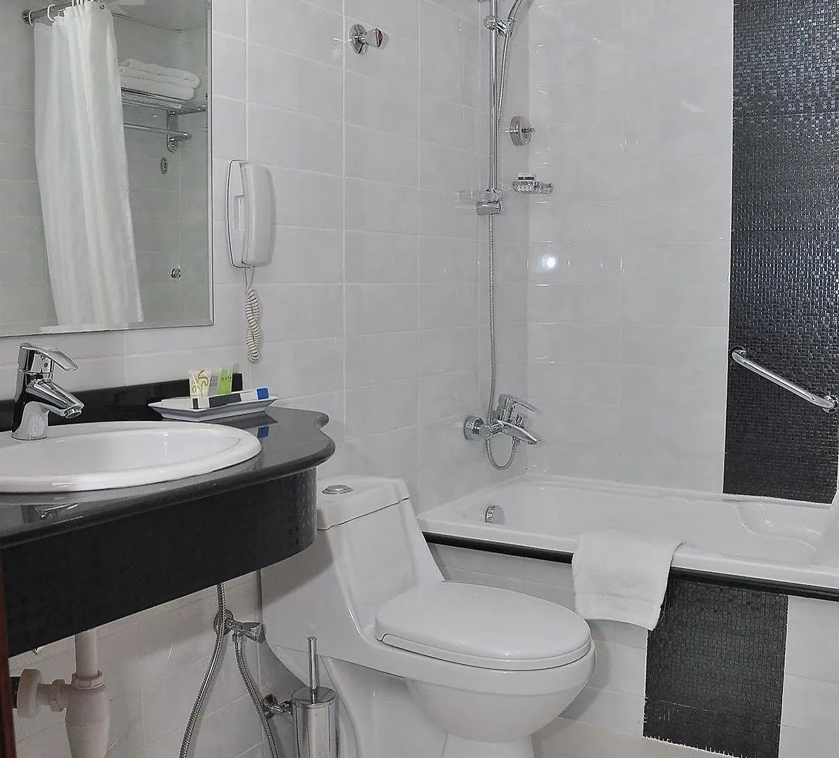 Phoenix Plaza Hotel Apartments Abu Dabi Birleşik Arap Emirlikleri