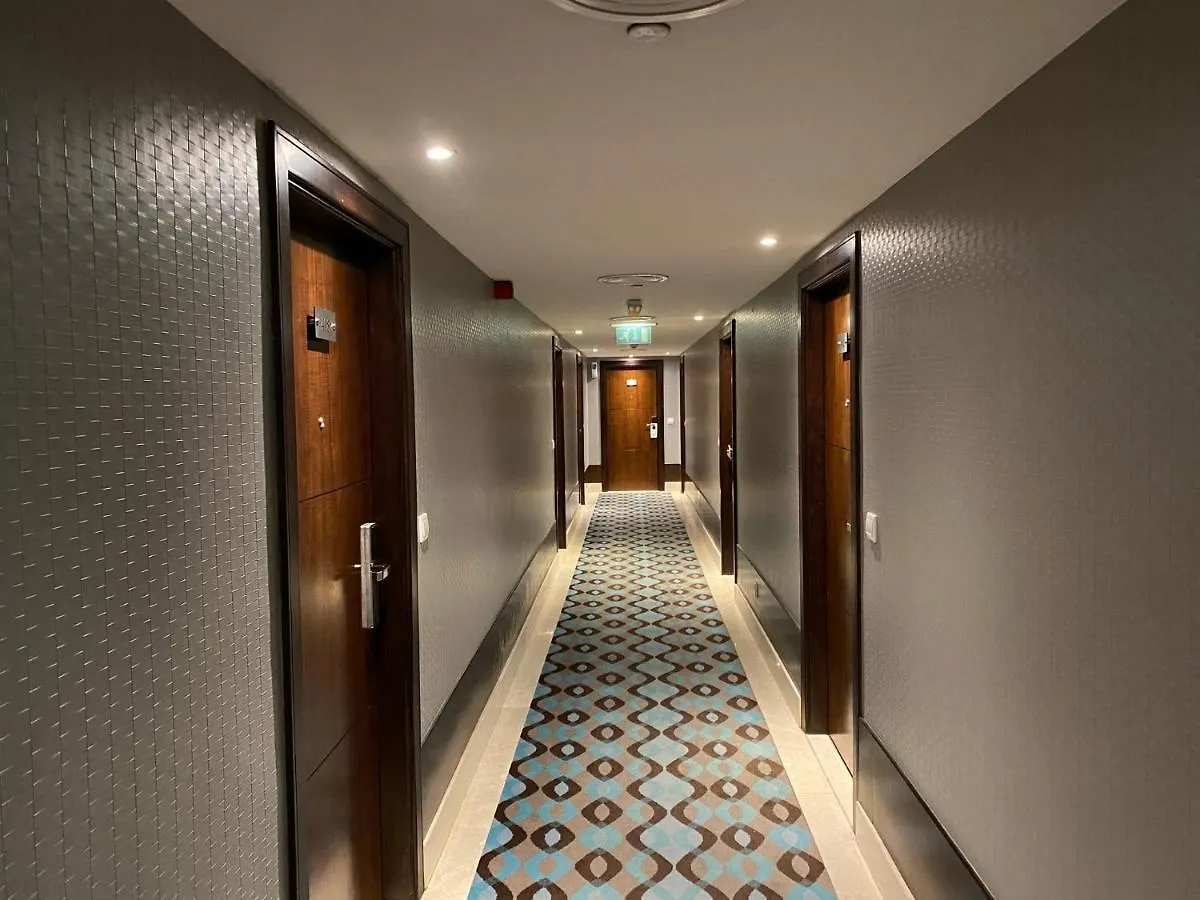 אבו דאבי Phoenix Plaza Hotel Apartments 3*, אבו דאבי איחוד האמירויות הערביות