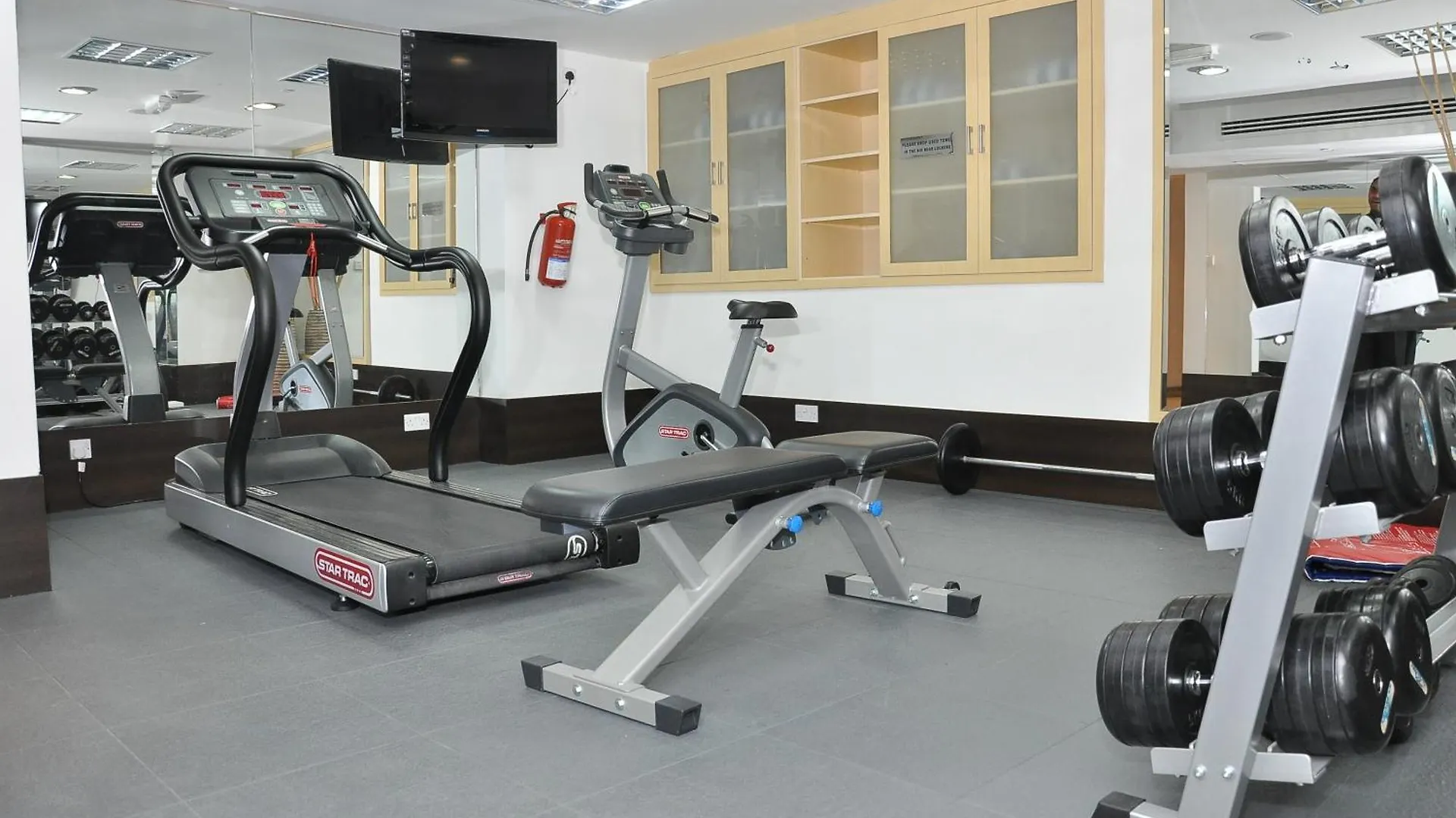 אבו דאבי Phoenix Plaza Hotel Apartments איחוד האמירויות הערביות